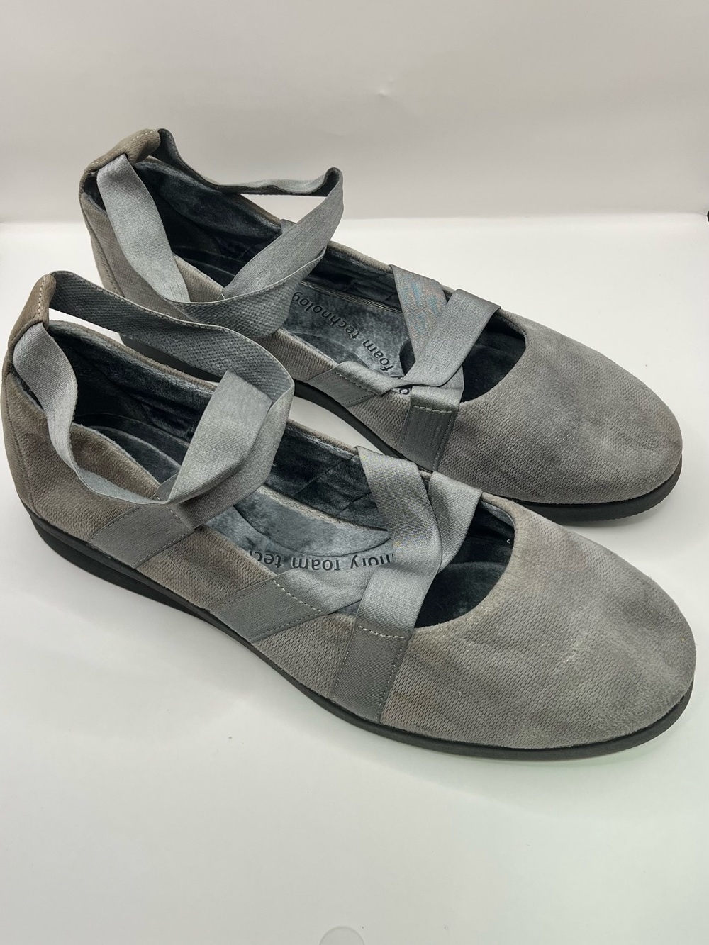 JBU Gray Crisscross Strap Flats